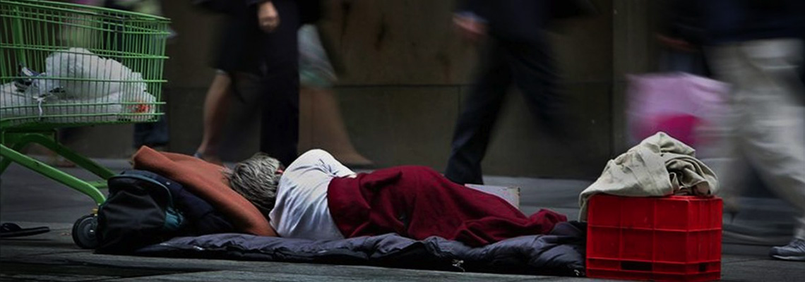 Kiwis Struggling Without A Lifeline Across The Ditch